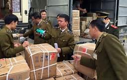 Chi cục QLTT Bắc Giang bắt cơ sở đóng gói thực phẩm chức năng giả