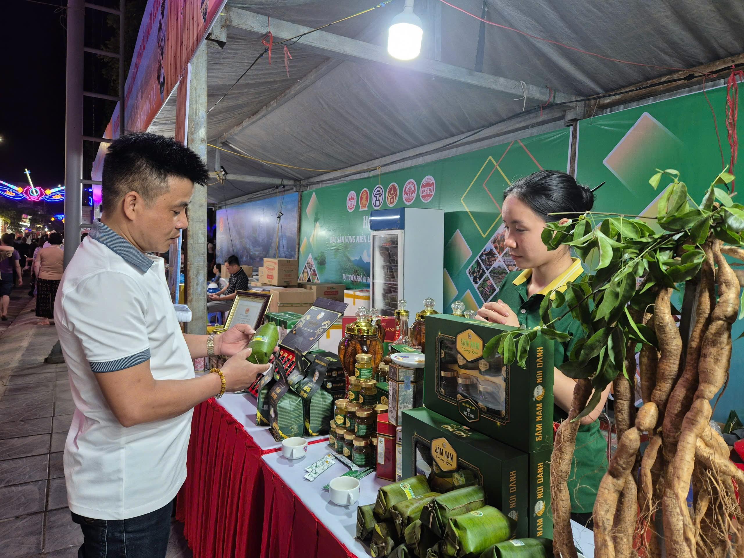 Sở Công Thương Bắc Giang tham dự tuần văn hóa - du lịch  tỉnh Bắc Kạn năm 2025