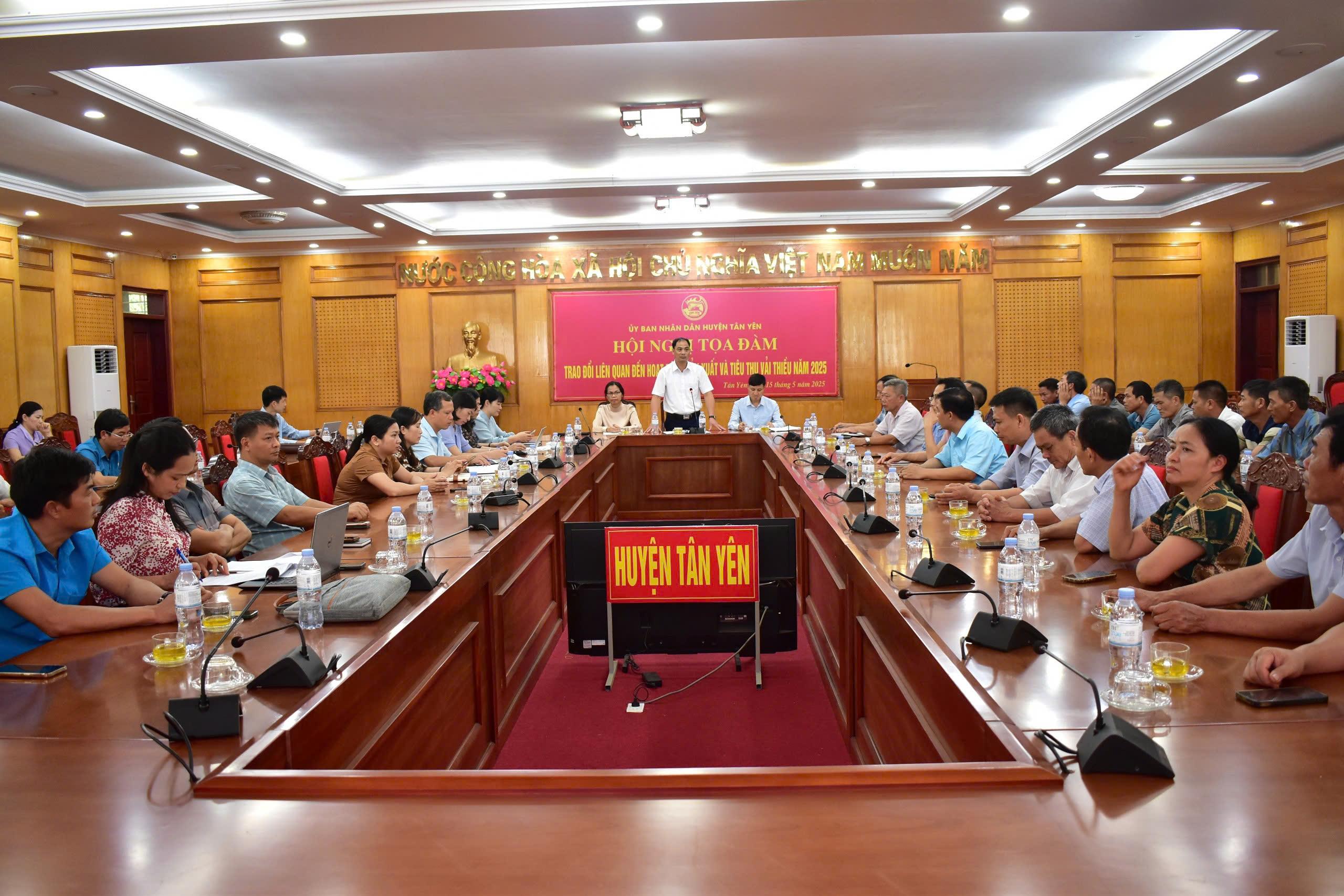 Tân Yên tổ chức tọa đàm thúc đẩy sản xuất và tiêu thụ vải thiều năm 2025